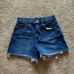 Gap shorts